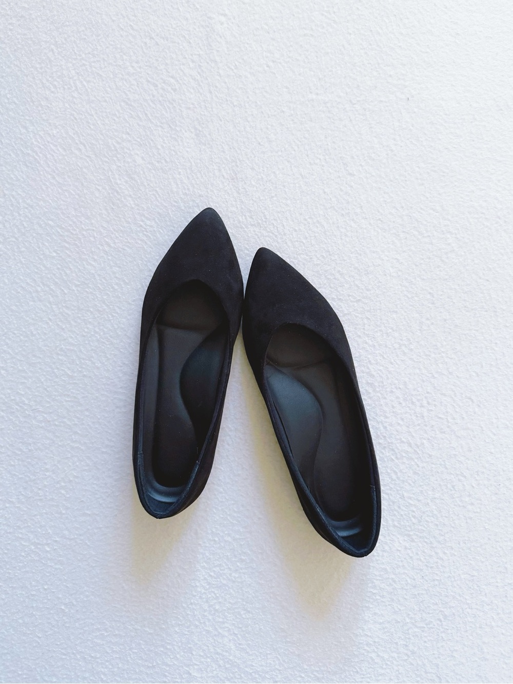 Uniqlo Comfort Feel Pointed Faux Suede Flats Black Built-in Cushioning Size 7